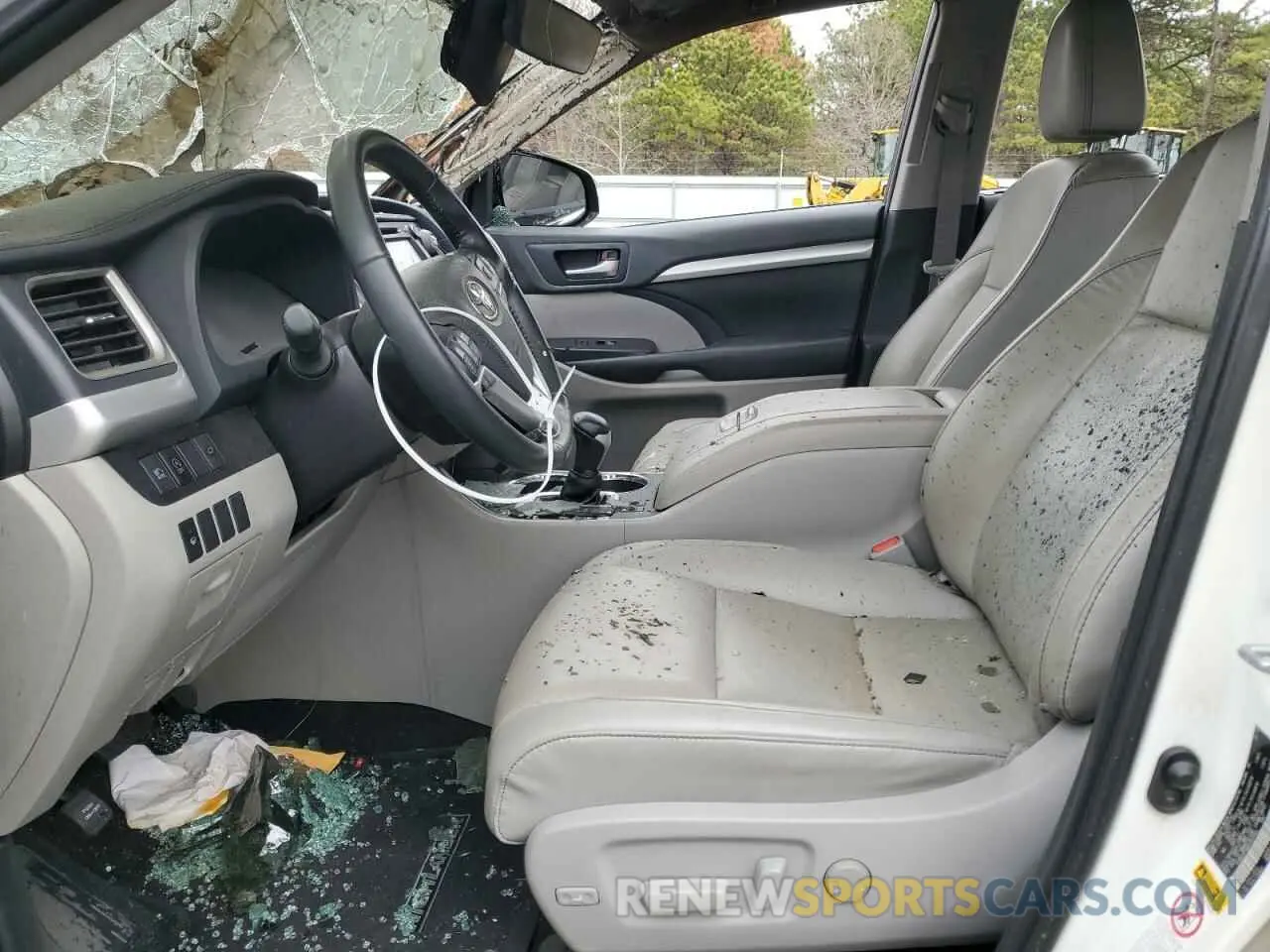 7 Photograph of a damaged car 5TDKZRFH0KS357453 TOYOTA HIGHLANDER 2019