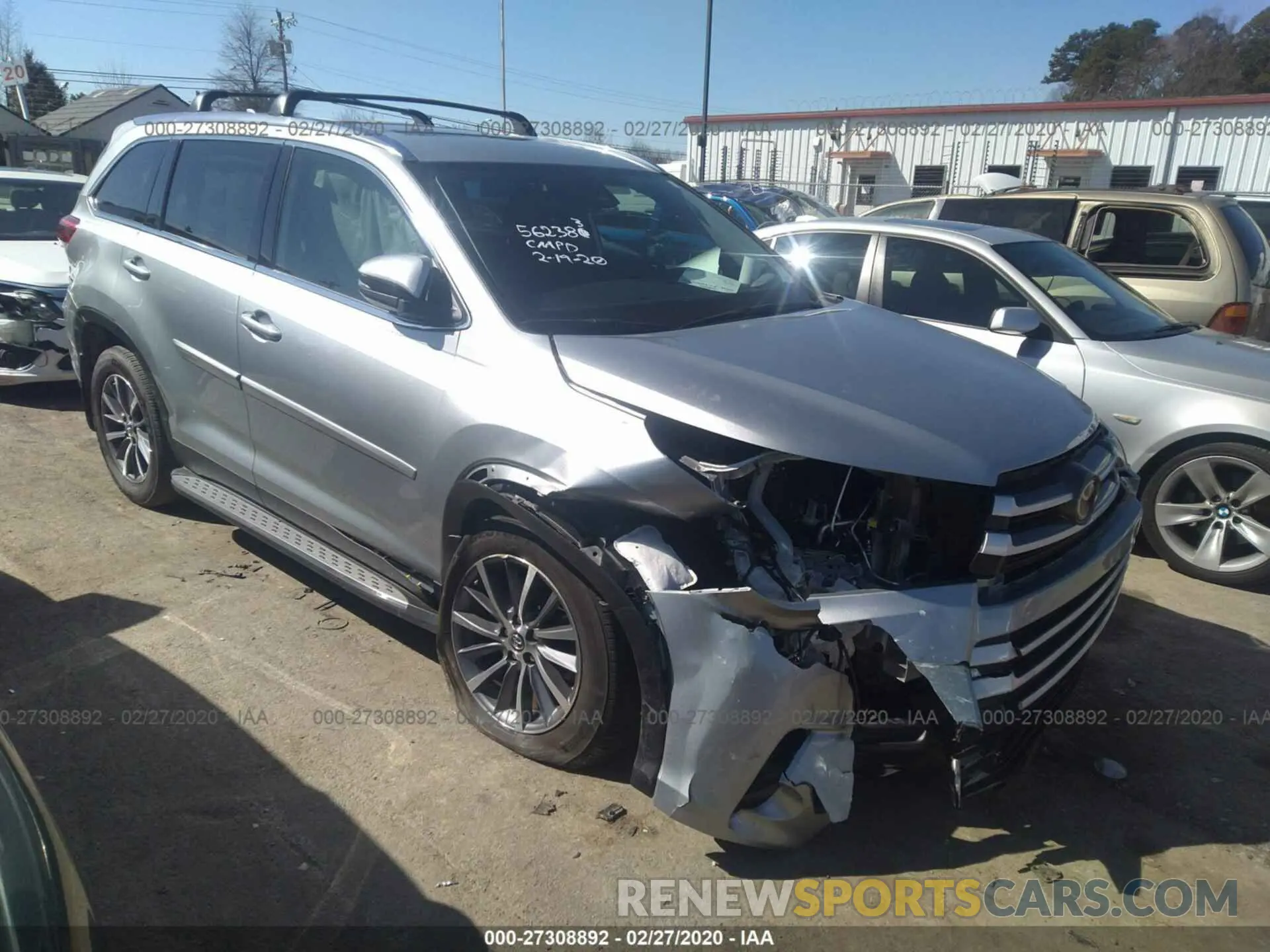 1 Photograph of a damaged car 5TDKZRFH0KS562383 TOYOTA HIGHLANDER 2019