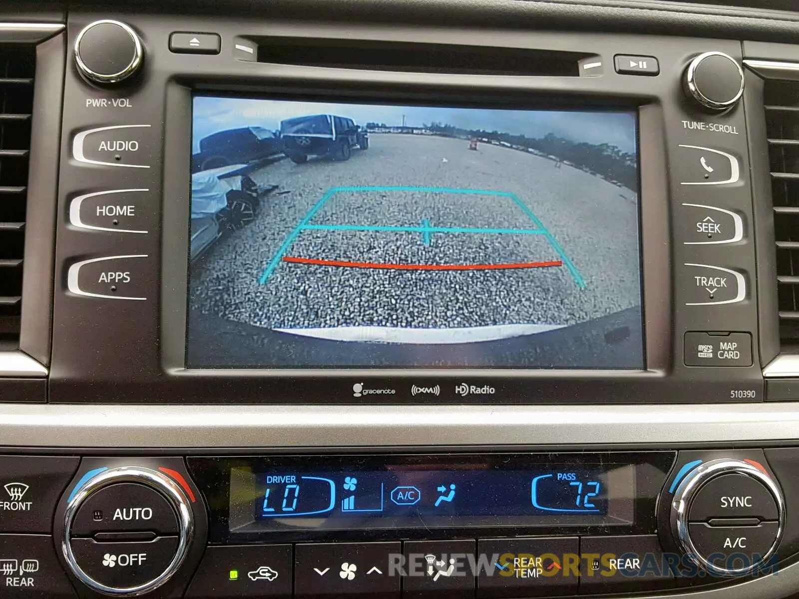 9 Photograph of a damaged car 5TDKZRFH0KS569947 TOYOTA HIGHLANDER 2019