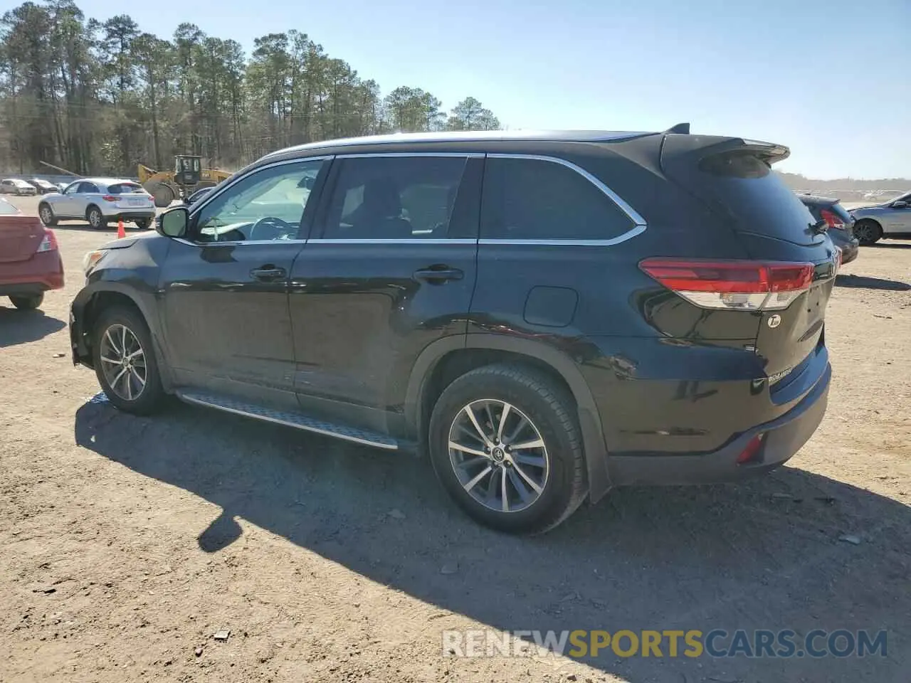 2 Photograph of a damaged car 5TDKZRFH0KS570242 TOYOTA HIGHLANDER 2019