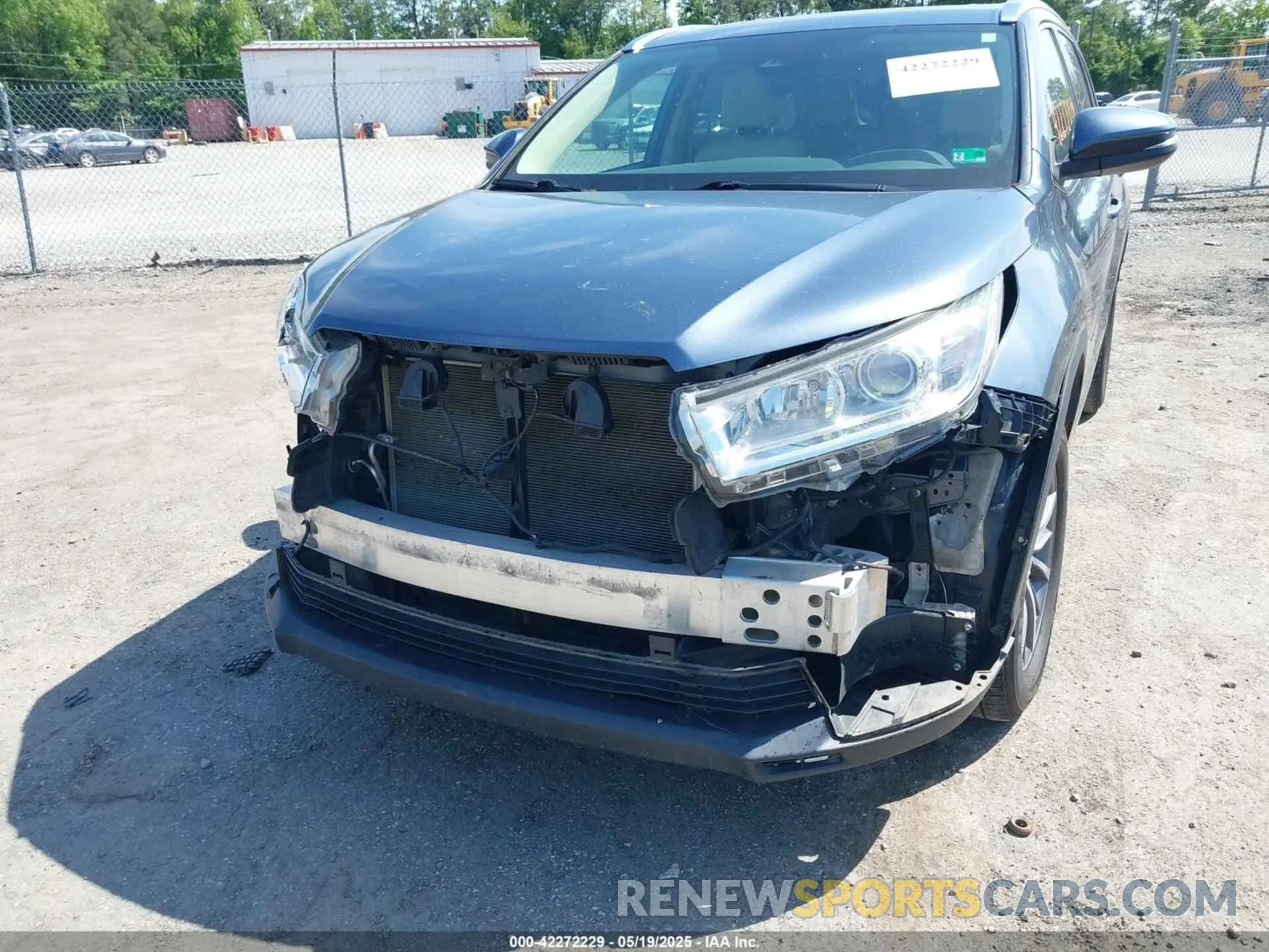 6 Photograph of a damaged car 5TDKZRFH1KS290412 TOYOTA HIGHLANDER 2019