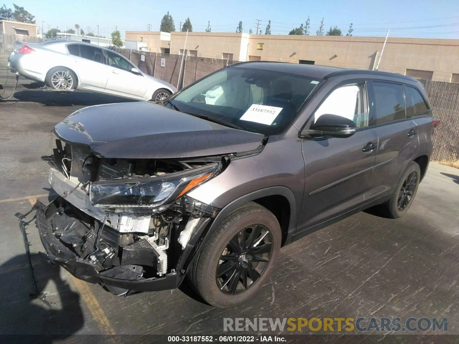 2 Photograph of a damaged car 5TDKZRFH1KS319326 TOYOTA HIGHLANDER 2019