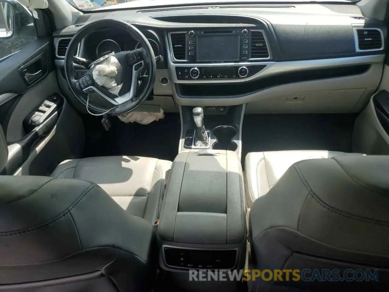 8 Photograph of a damaged car 5TDKZRFH1KS346008 TOYOTA HIGHLANDER 2019