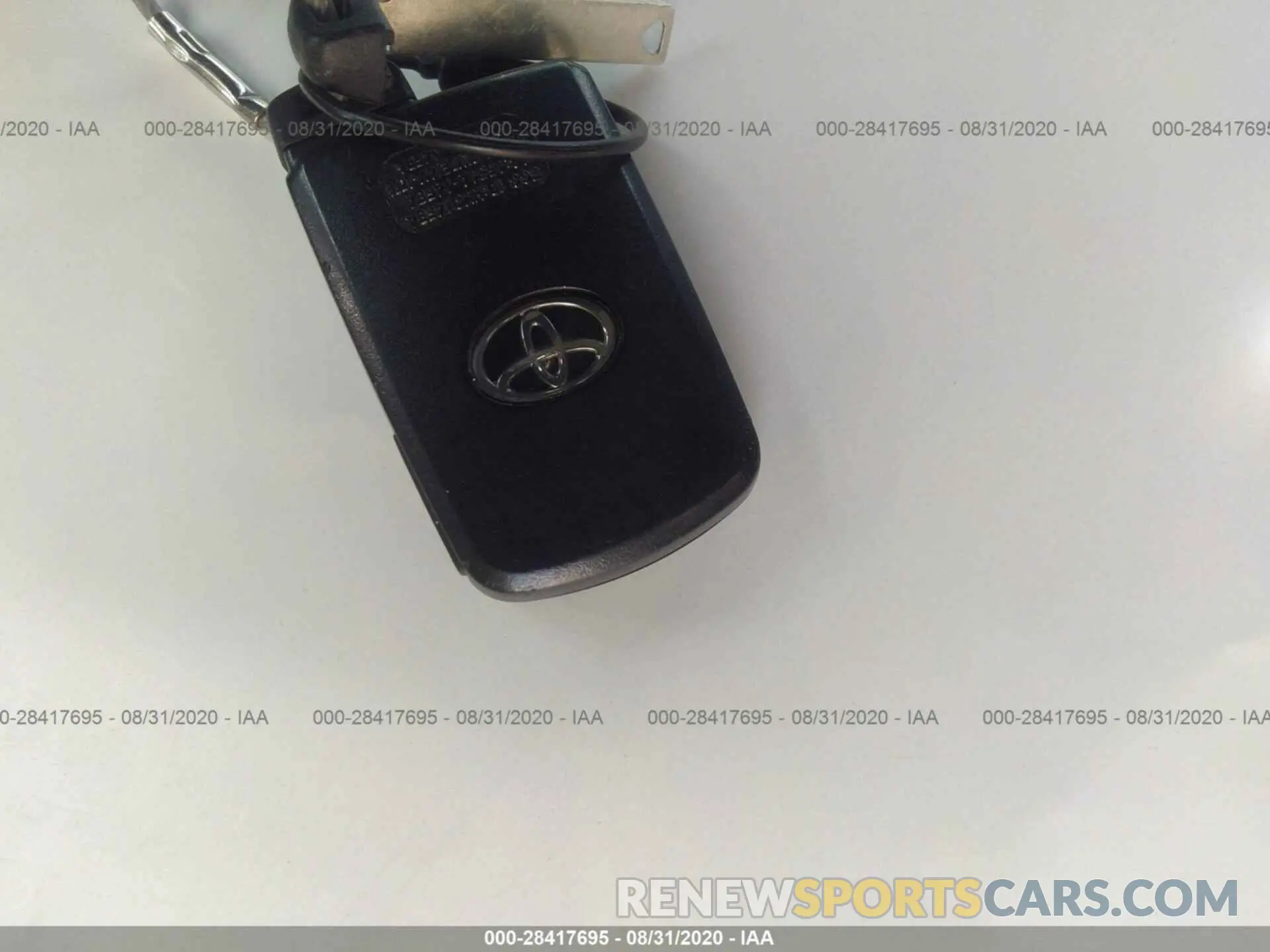 11 Photograph of a damaged car 5TDKZRFH1KS558648 TOYOTA HIGHLANDER 2019