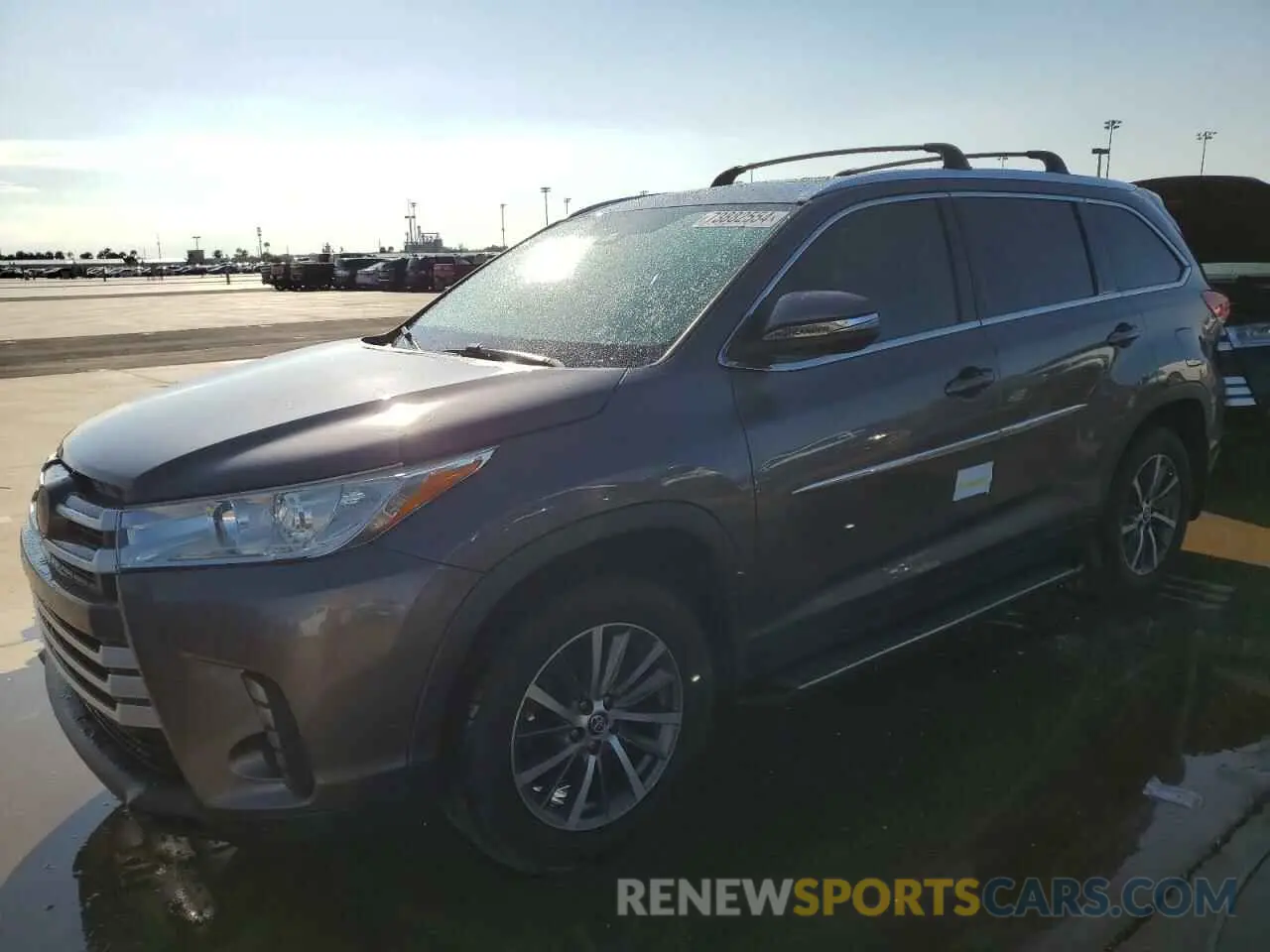 1 Фотография поврежденного автомобиля 5TDKZRFH2KS300932 TOYOTA HIGHLANDER 2019
