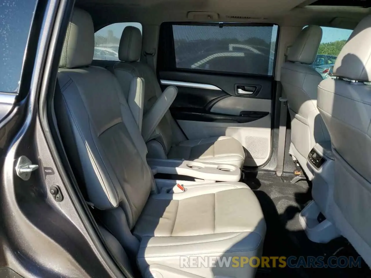 11 Фотография поврежденного автомобиля 5TDKZRFH2KS300932 TOYOTA HIGHLANDER 2019