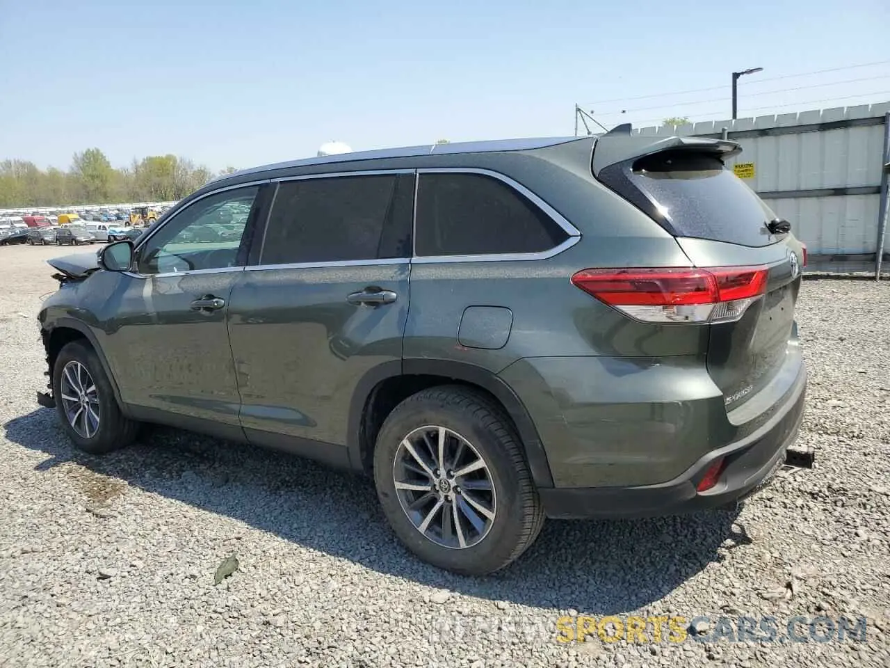 2 Photograph of a damaged car 5TDKZRFH2KS349094 TOYOTA HIGHLANDER 2019