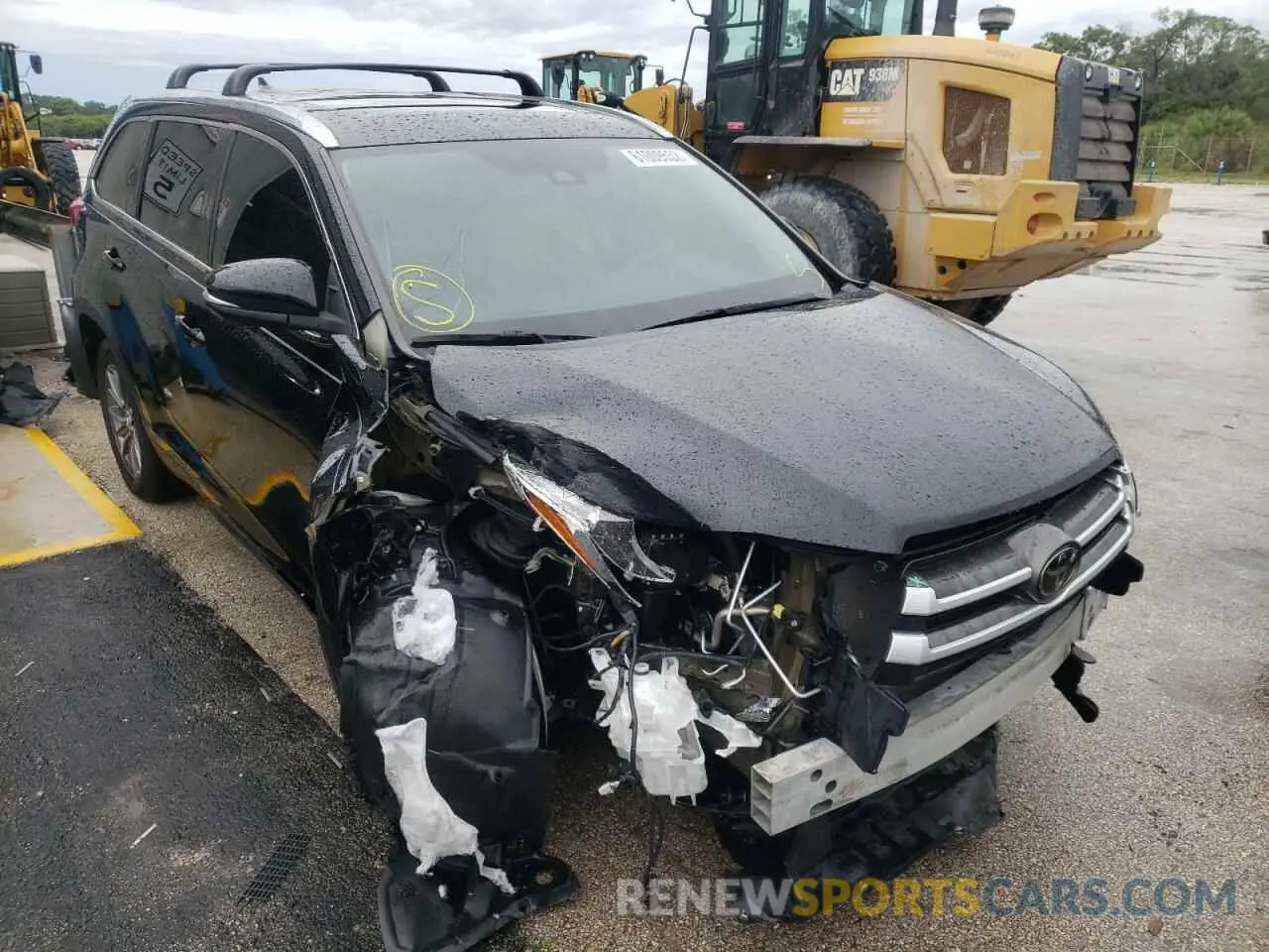 1 Photograph of a damaged car 5TDKZRFH2KS561333 TOYOTA HIGHLANDER 2019