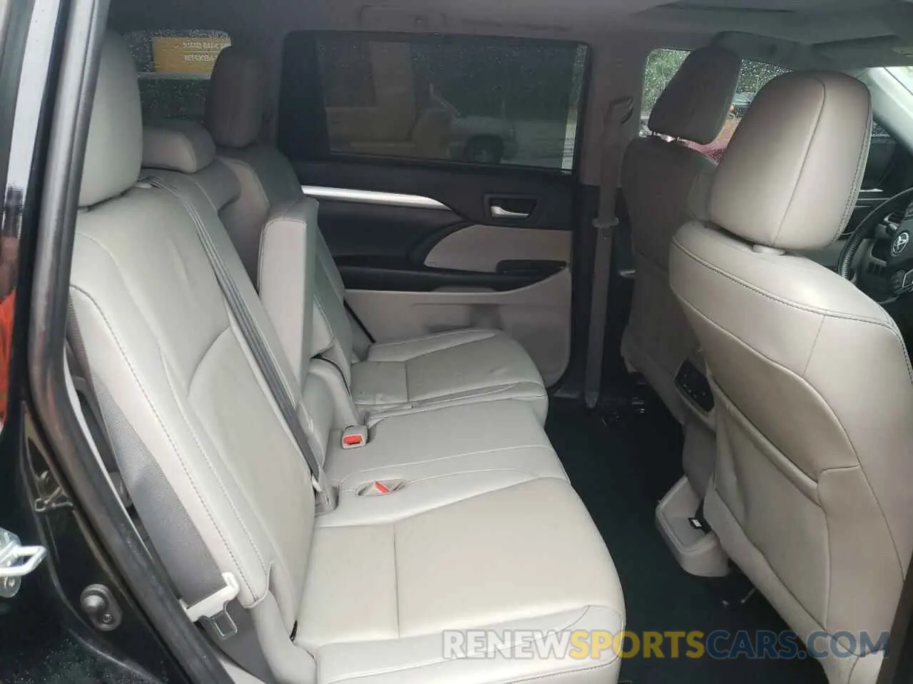 6 Photograph of a damaged car 5TDKZRFH2KS561333 TOYOTA HIGHLANDER 2019