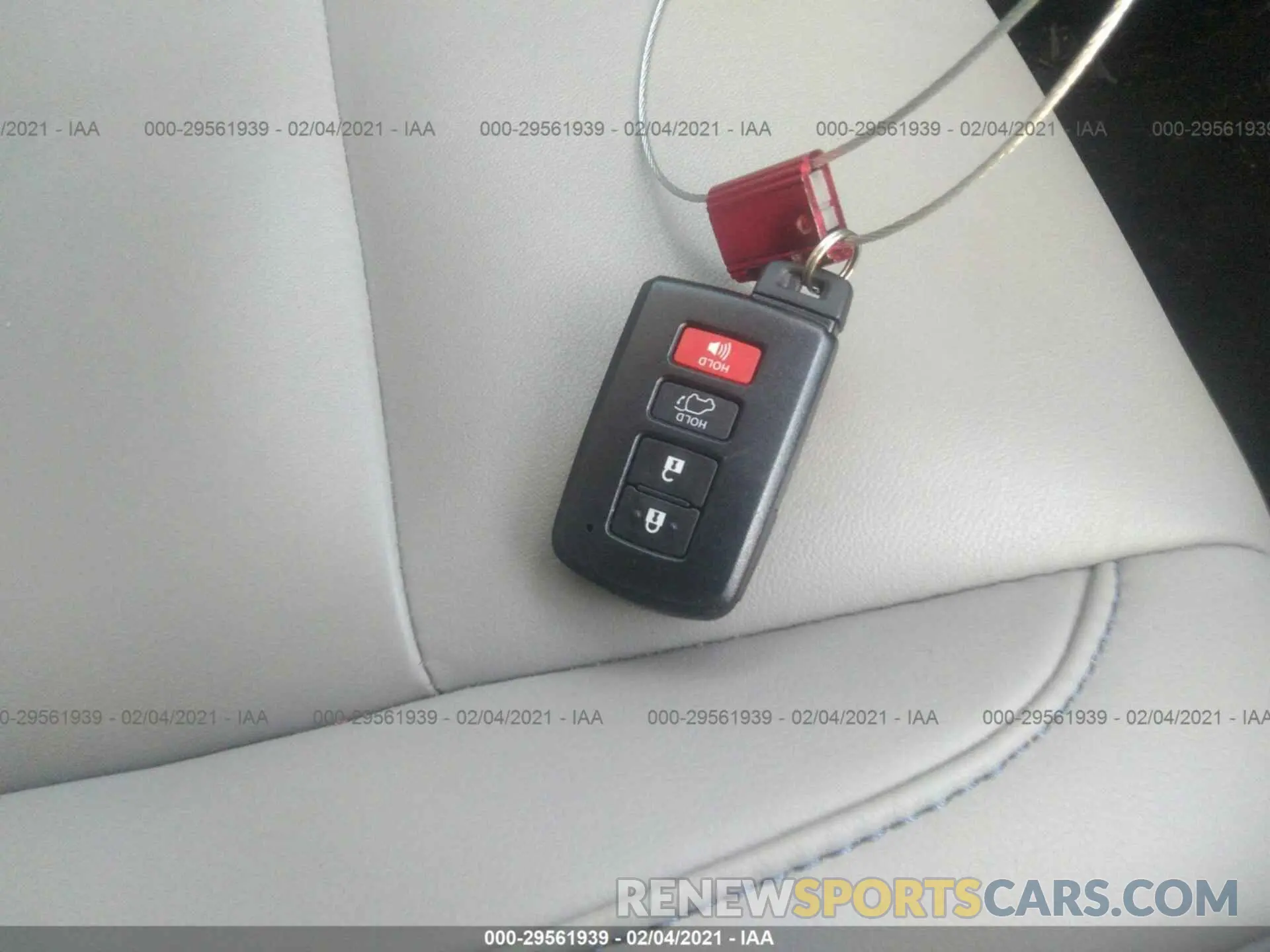 11 Photograph of a damaged car 5TDKZRFH2KS567357 TOYOTA HIGHLANDER 2019