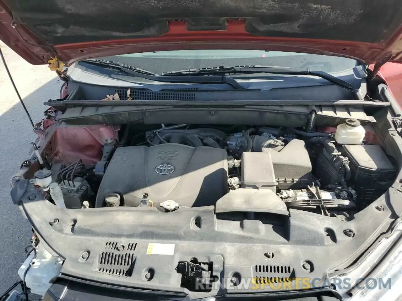 13 Photograph of a damaged car 5TDKZRFH2KS571067 TOYOTA HIGHLANDER 2019