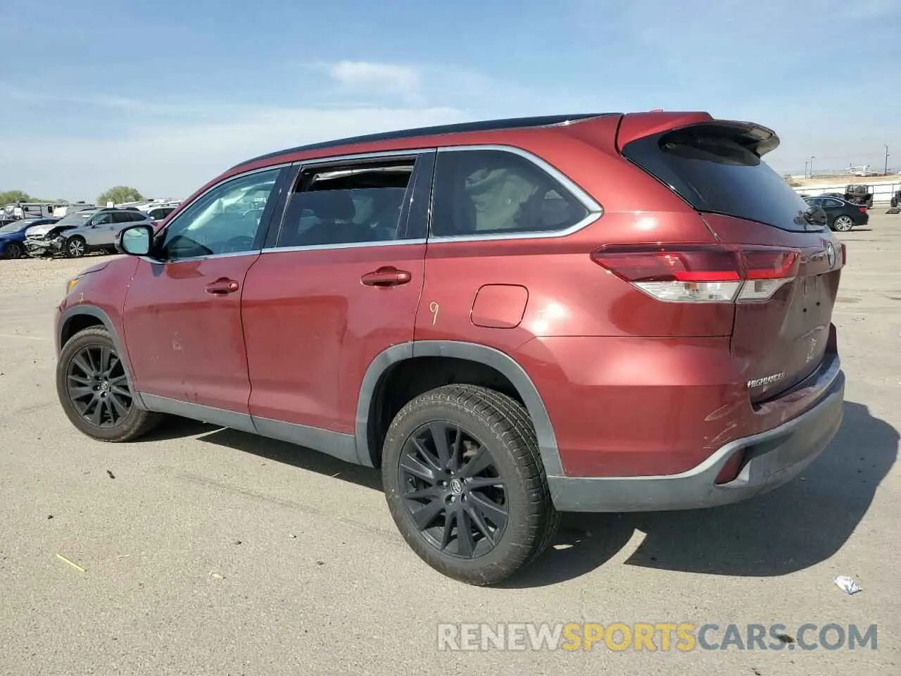 2 Photograph of a damaged car 5TDKZRFH2KS571067 TOYOTA HIGHLANDER 2019