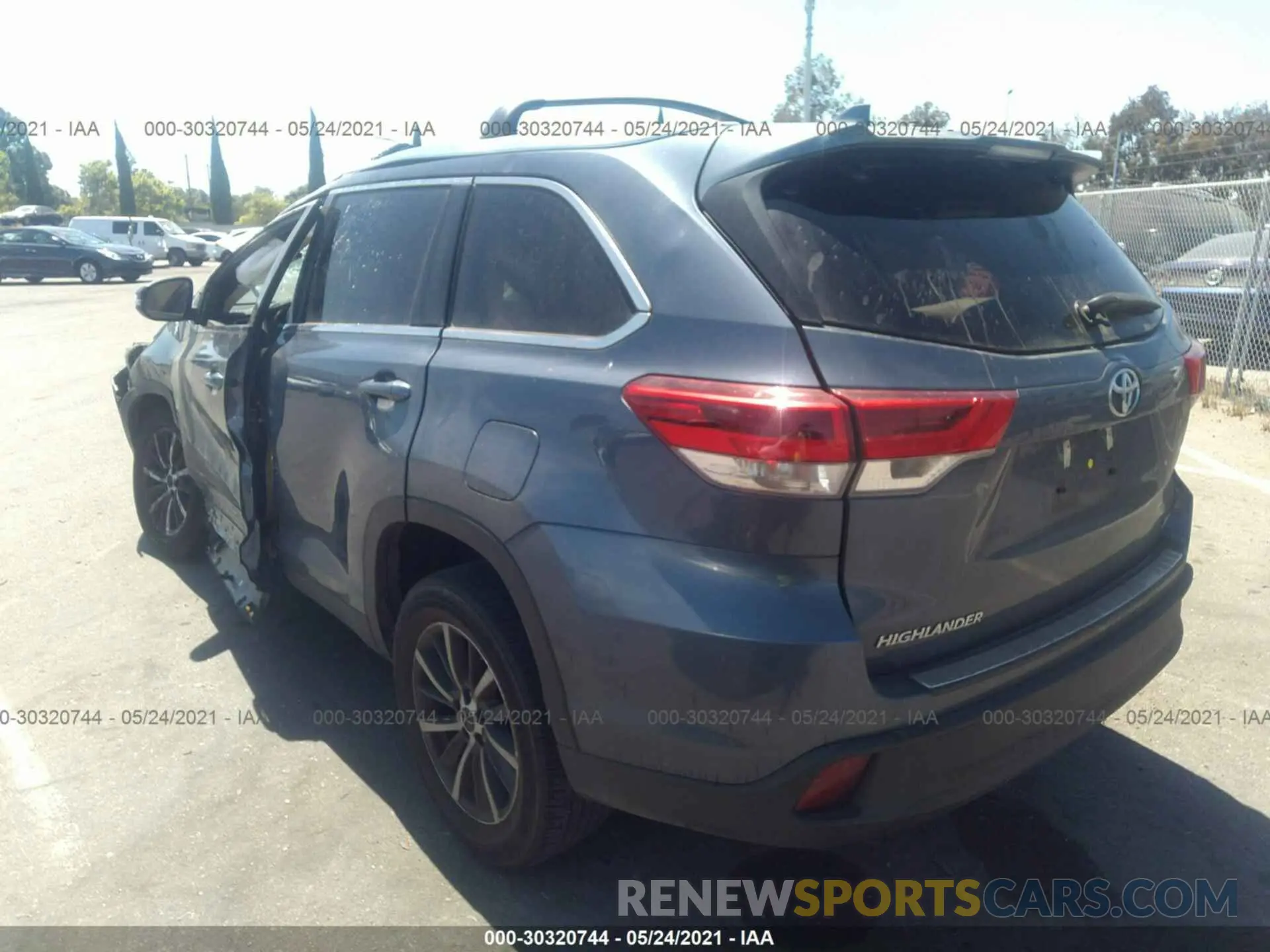 3 Photograph of a damaged car 5TDKZRFH3KS334667 TOYOTA HIGHLANDER 2019