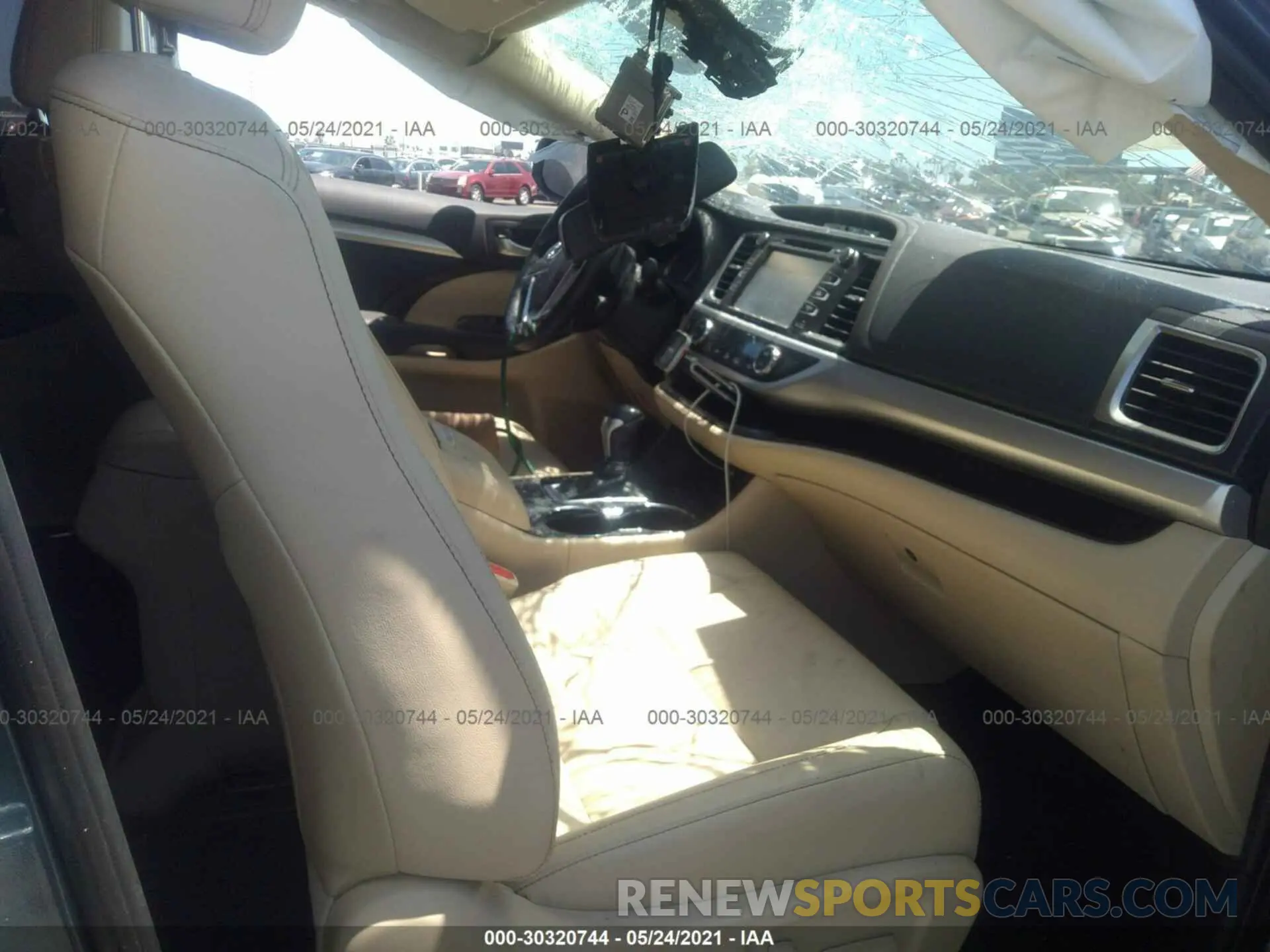 5 Photograph of a damaged car 5TDKZRFH3KS334667 TOYOTA HIGHLANDER 2019