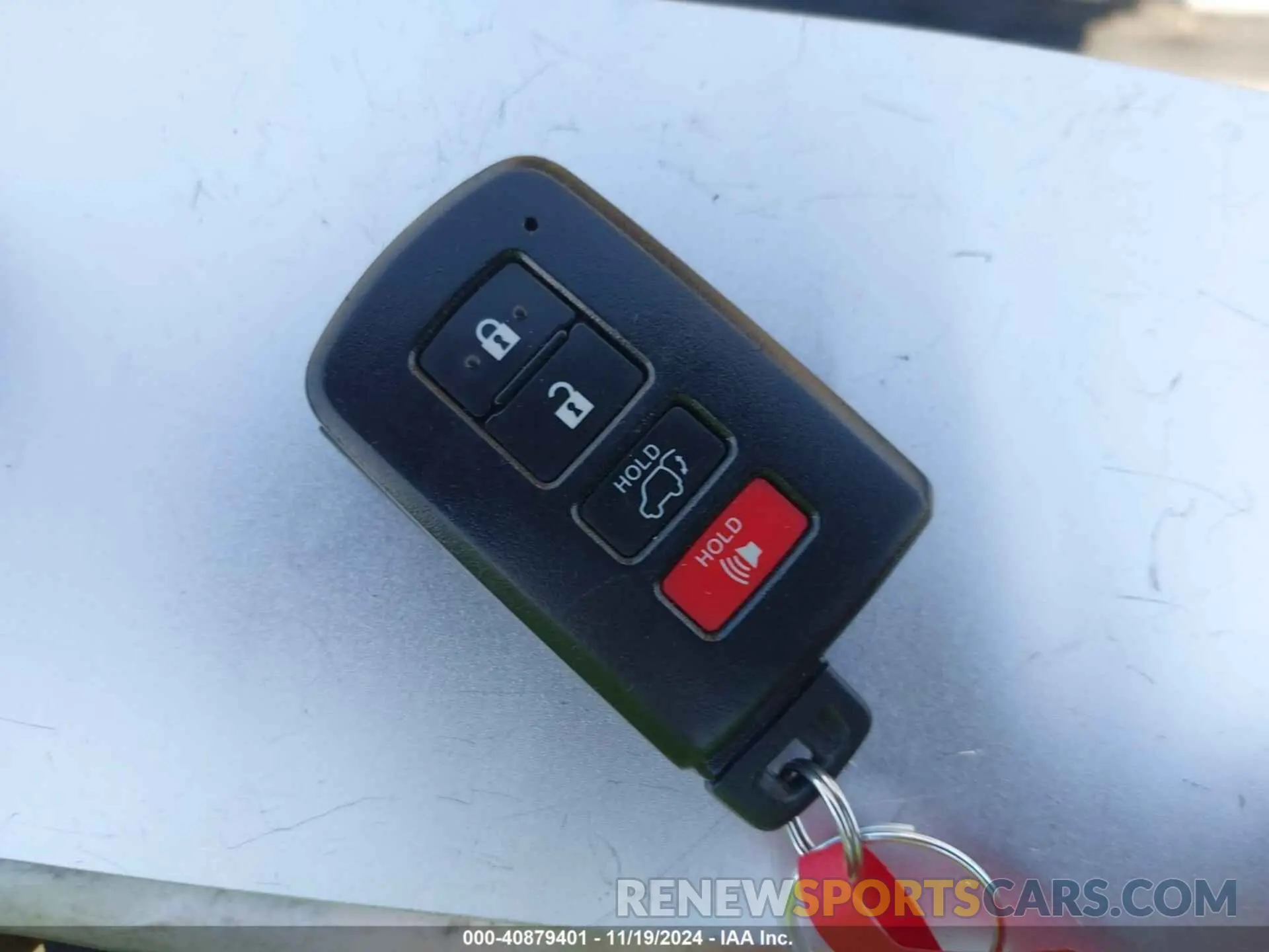 11 Photograph of a damaged car 5TDKZRFH3KS350125 TOYOTA HIGHLANDER 2019
