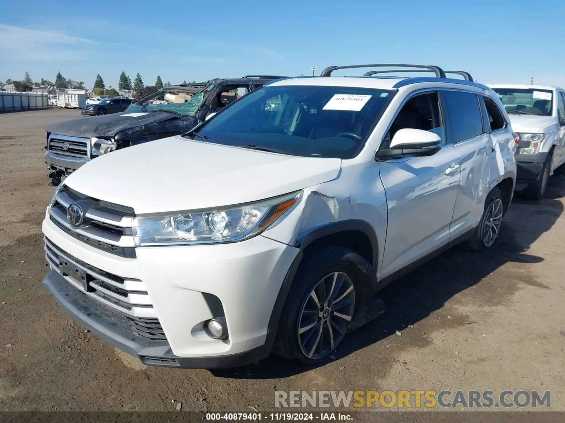 2 Photograph of a damaged car 5TDKZRFH3KS350125 TOYOTA HIGHLANDER 2019