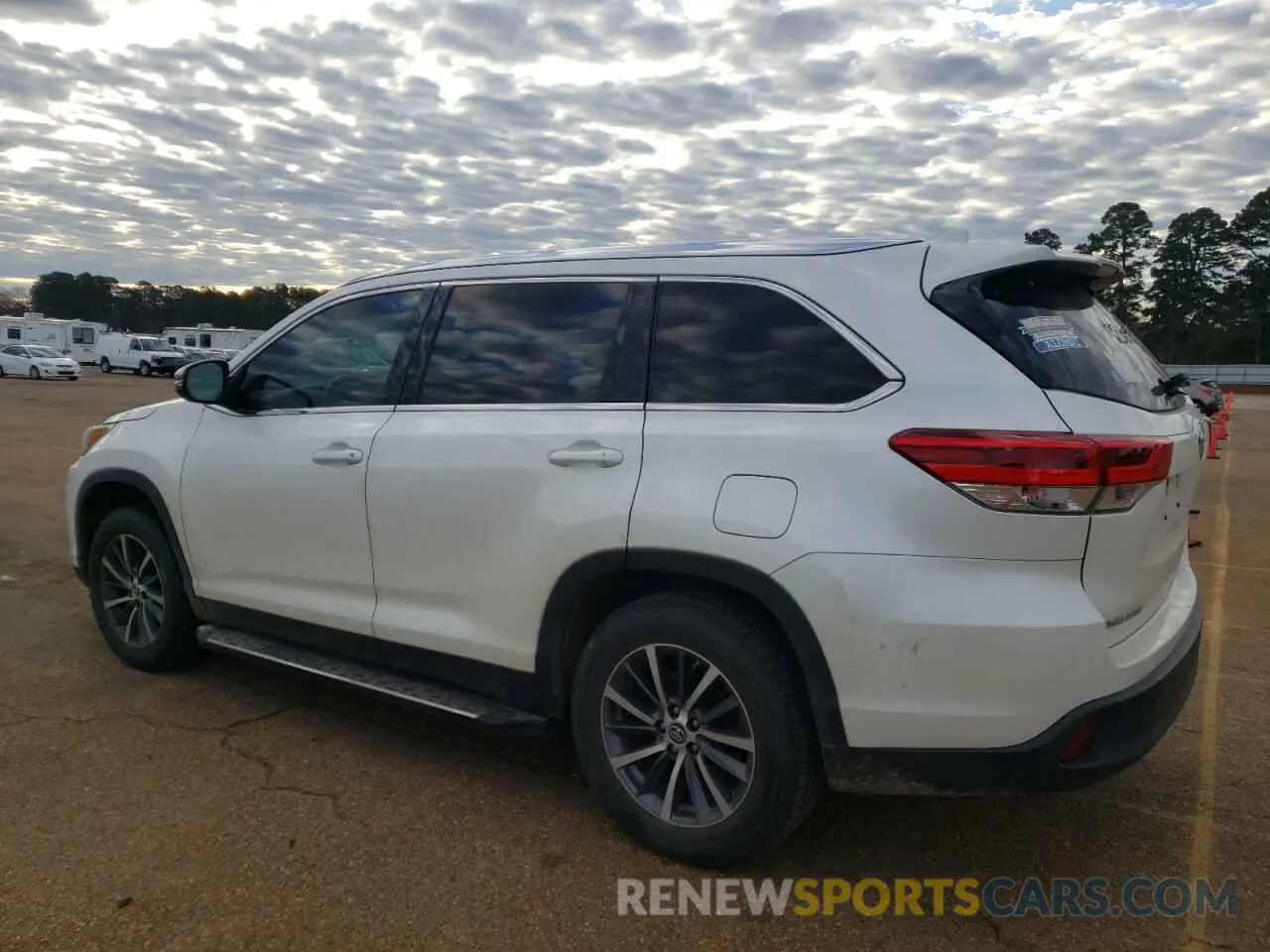 2 Фотография поврежденного автомобиля 5TDKZRFH3KS359049 TOYOTA HIGHLANDER 2019