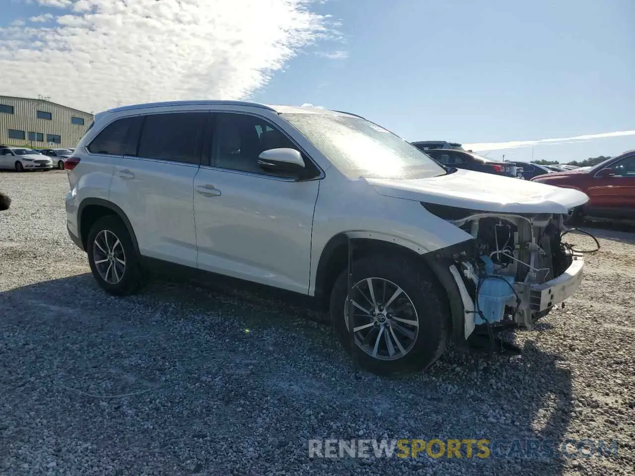4 Photograph of a damaged car 5TDKZRFH3KS569876 TOYOTA HIGHLANDER 2019