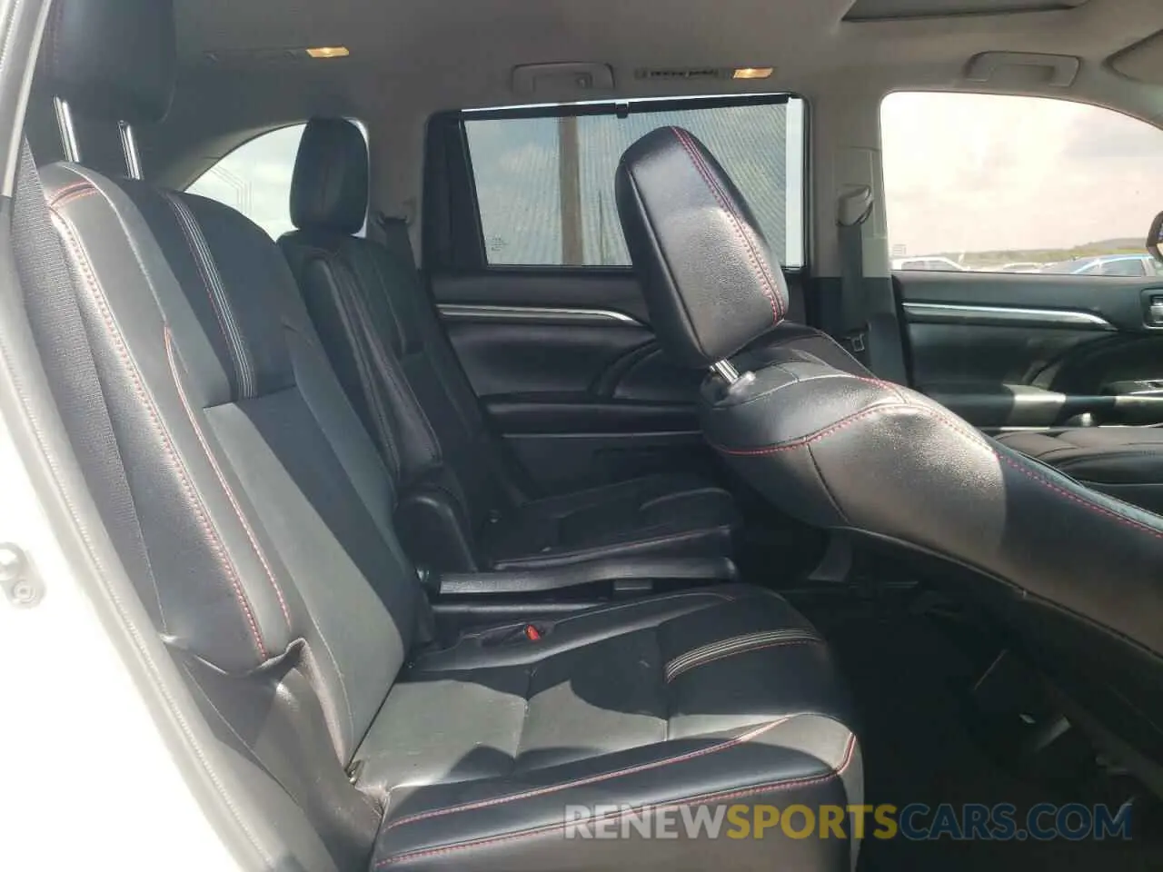 11 Фотография поврежденного автомобиля 5TDKZRFH3KS570607 TOYOTA HIGHLANDER 2019