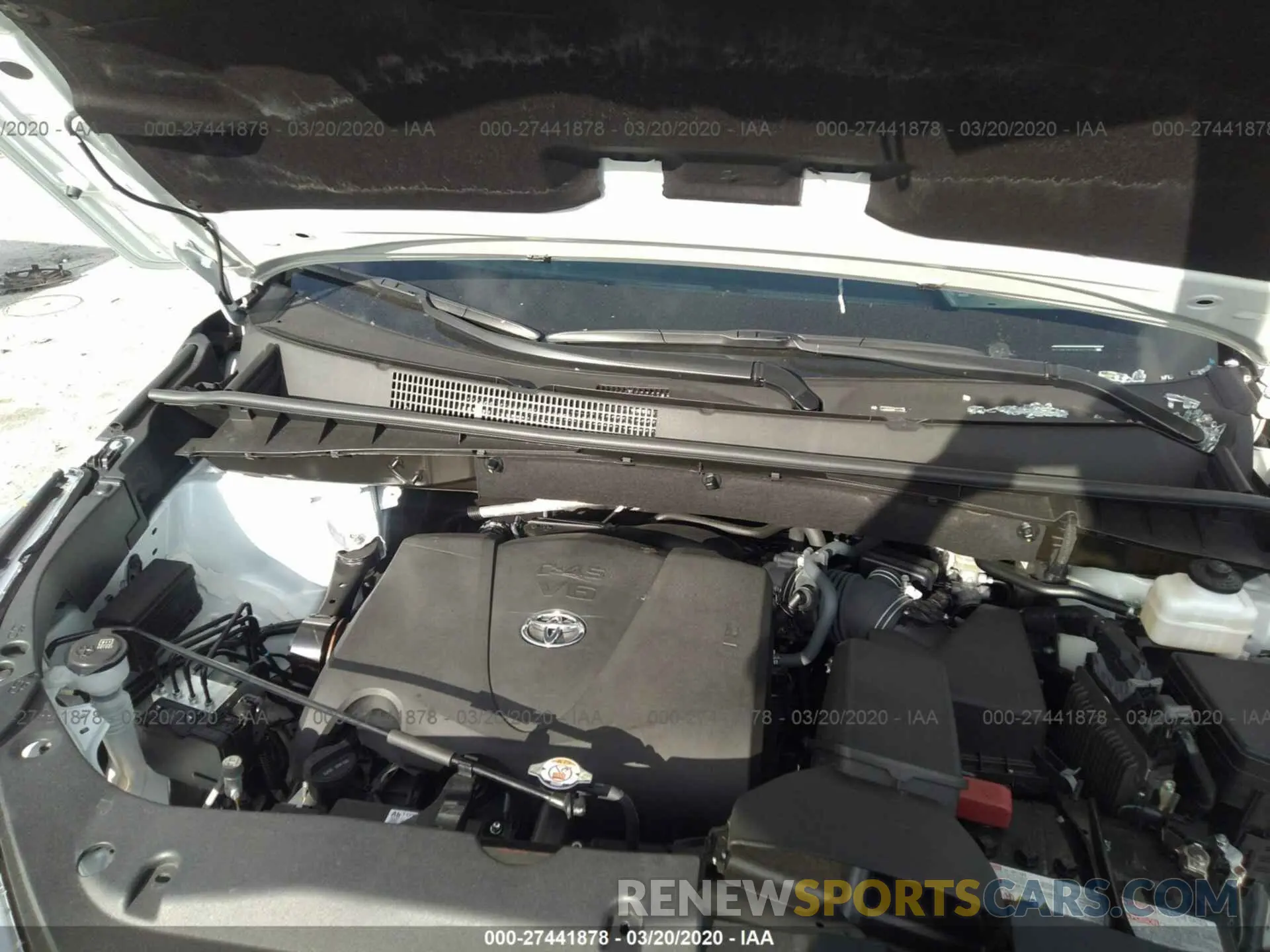 10 Photograph of a damaged car 5TDKZRFH3KS572874 TOYOTA HIGHLANDER 2019