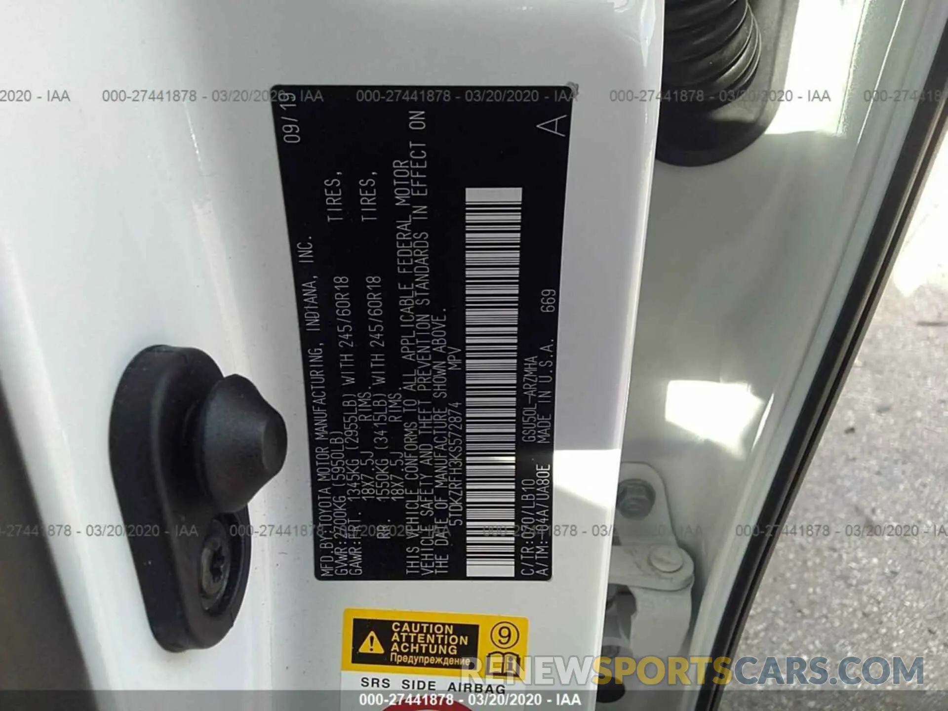 9 Photograph of a damaged car 5TDKZRFH3KS572874 TOYOTA HIGHLANDER 2019