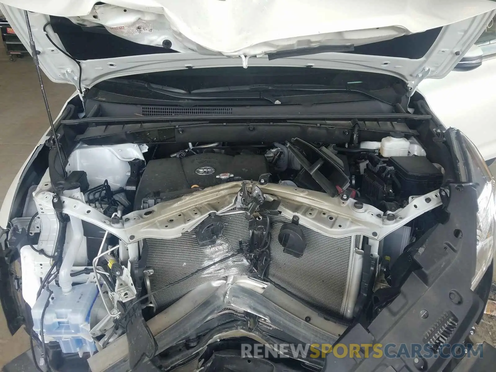 7 Photograph of a damaged car 5TDKZRFH4KS574665 TOYOTA HIGHLANDER 2019