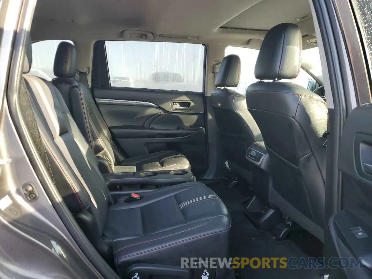 11 Фотография поврежденного автомобиля 5TDKZRFH5KS325310 TOYOTA HIGHLANDER 2019