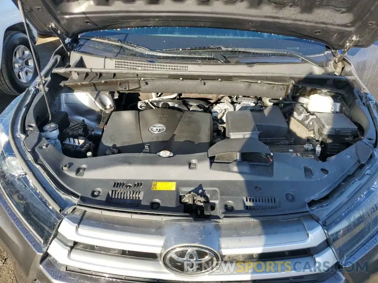 12 Фотография поврежденного автомобиля 5TDKZRFH5KS325310 TOYOTA HIGHLANDER 2019