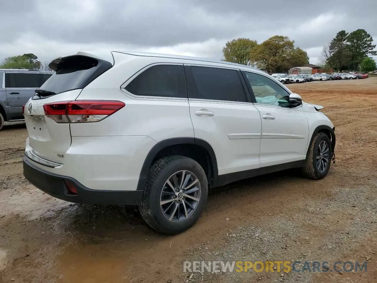 3 Фотография поврежденного автомобиля 5TDKZRFH5KS553176 TOYOTA HIGHLANDER 2019
