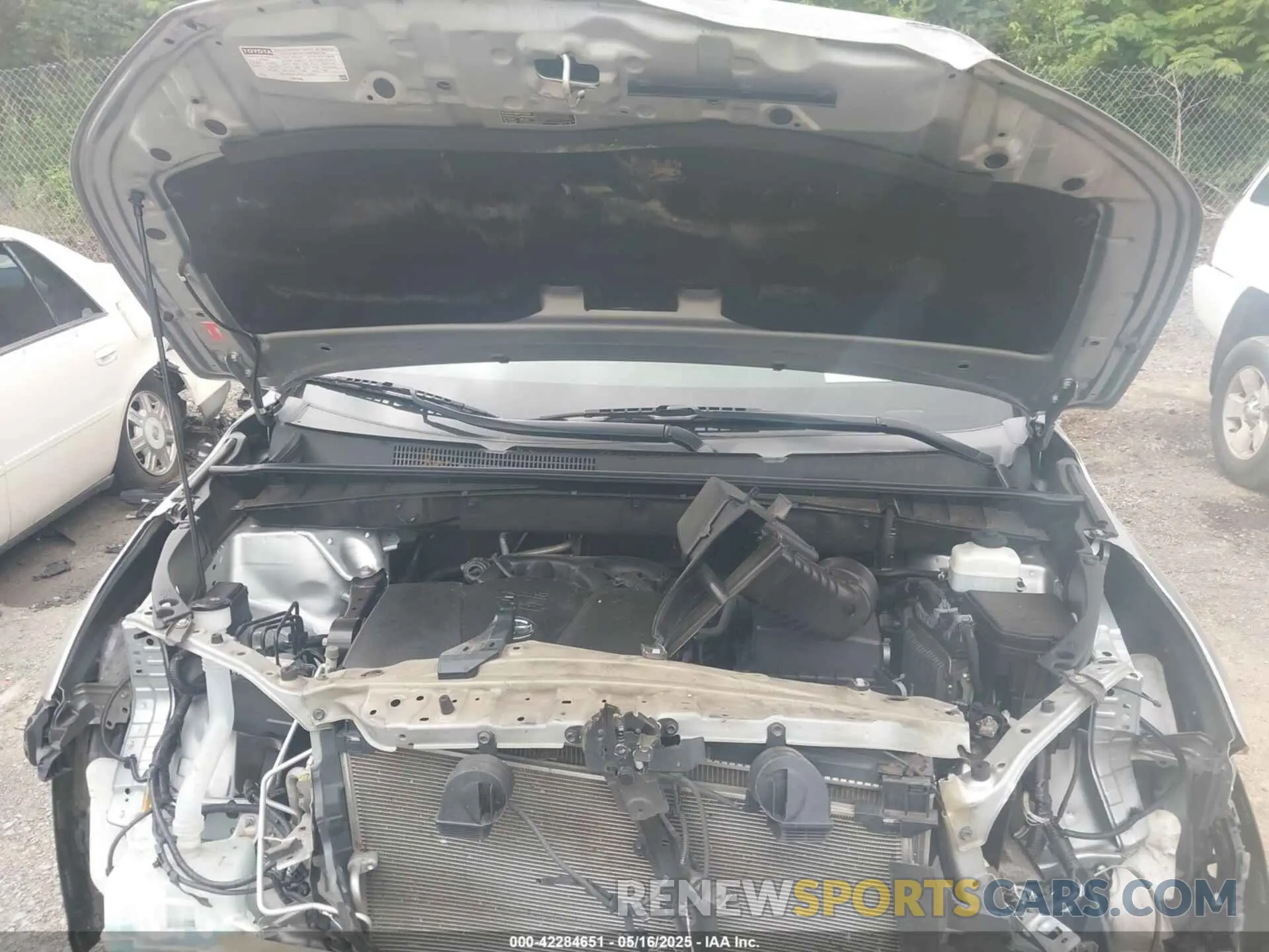 10 Фотография поврежденного автомобиля 5TDKZRFH5KS563030 TOYOTA HIGHLANDER 2019