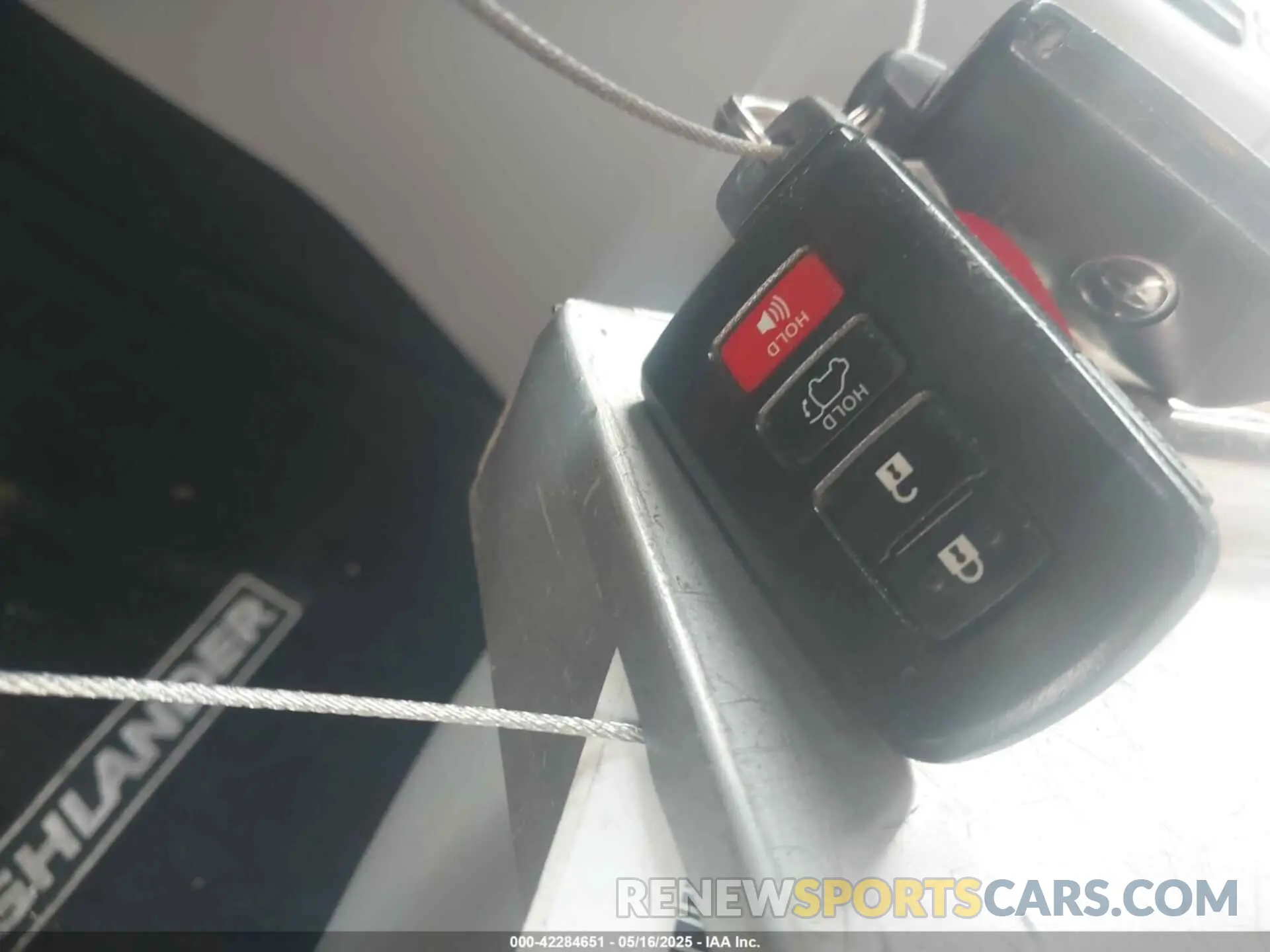 11 Фотография поврежденного автомобиля 5TDKZRFH5KS563030 TOYOTA HIGHLANDER 2019
