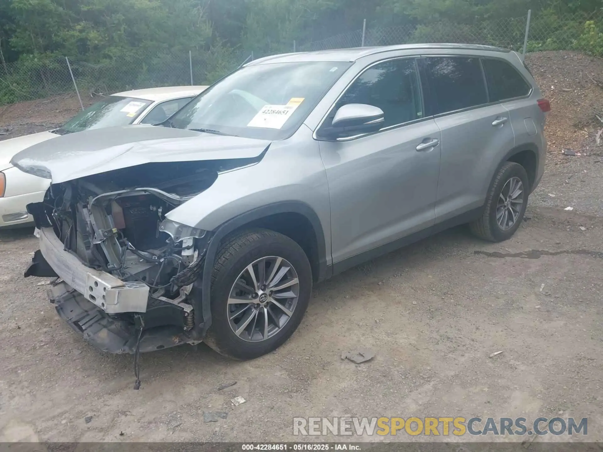 2 Фотография поврежденного автомобиля 5TDKZRFH5KS563030 TOYOTA HIGHLANDER 2019