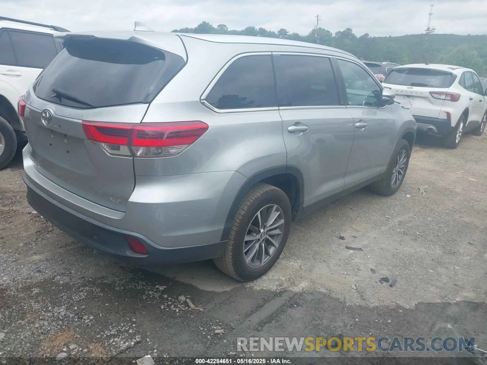 4 Фотография поврежденного автомобиля 5TDKZRFH5KS563030 TOYOTA HIGHLANDER 2019