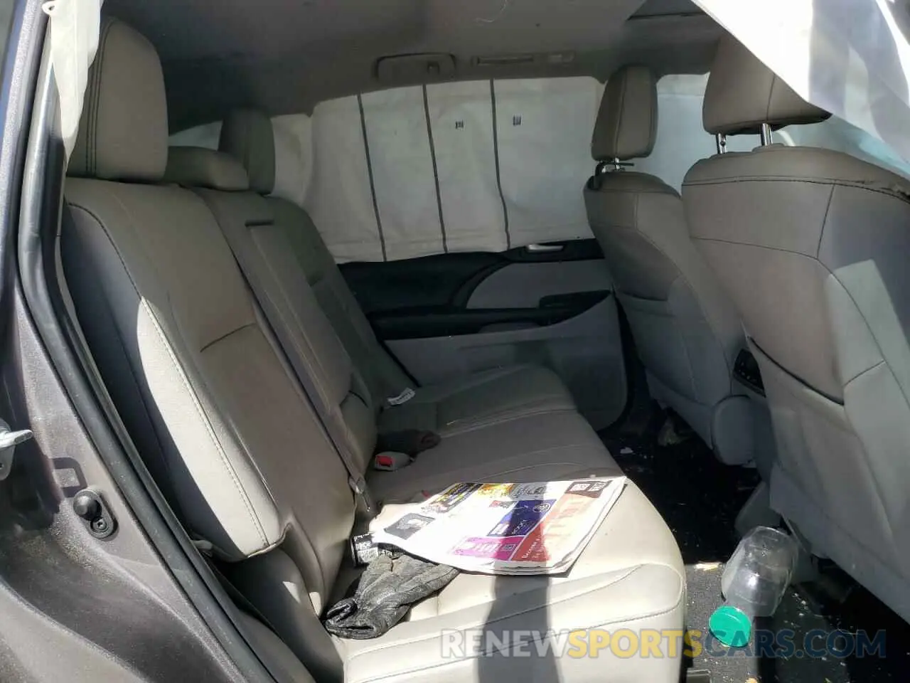 12 Photograph of a damaged car 5TDKZRFH5KS563285 TOYOTA HIGHLANDER 2019