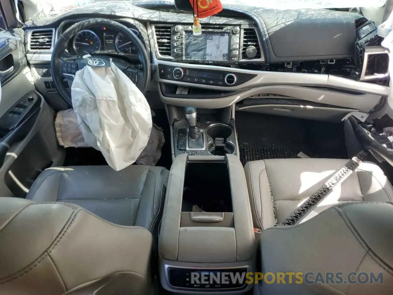 8 Photograph of a damaged car 5TDKZRFH5KS563285 TOYOTA HIGHLANDER 2019