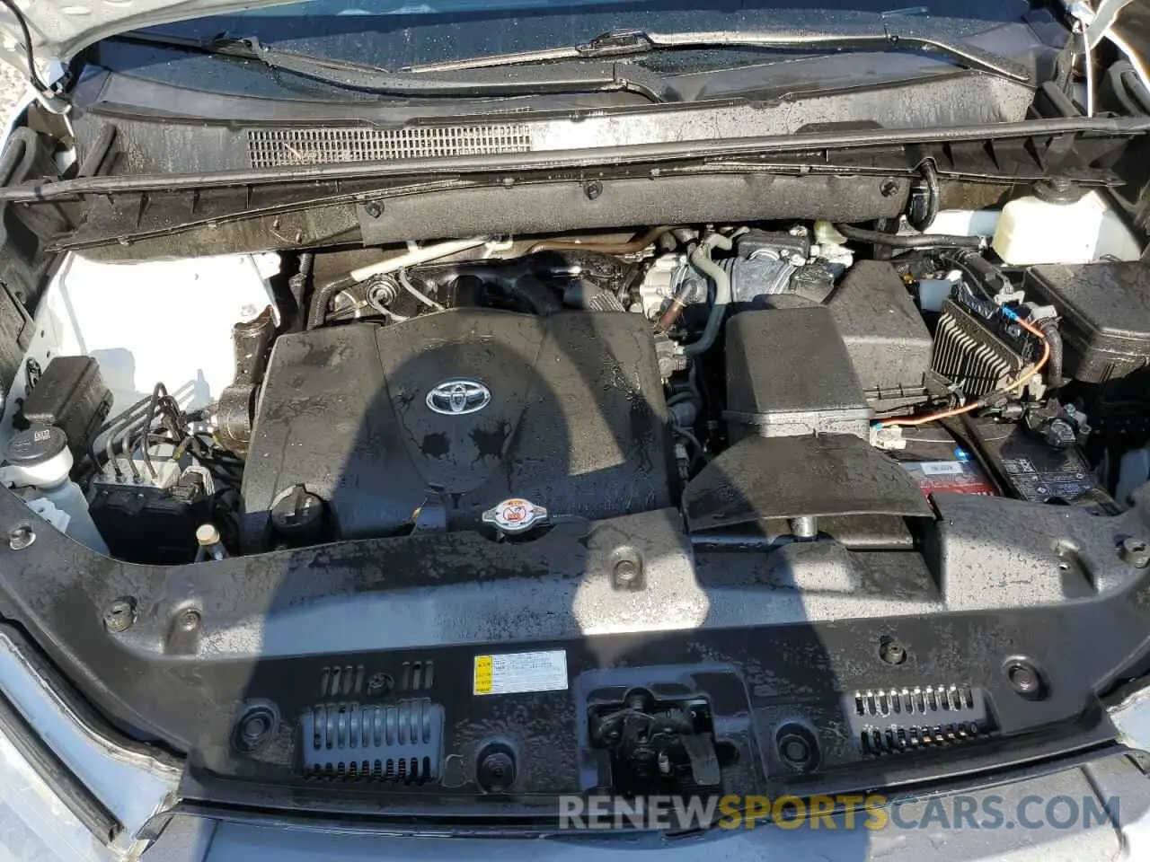 12 Photograph of a damaged car 5TDKZRFH5KS574951 TOYOTA HIGHLANDER 2019