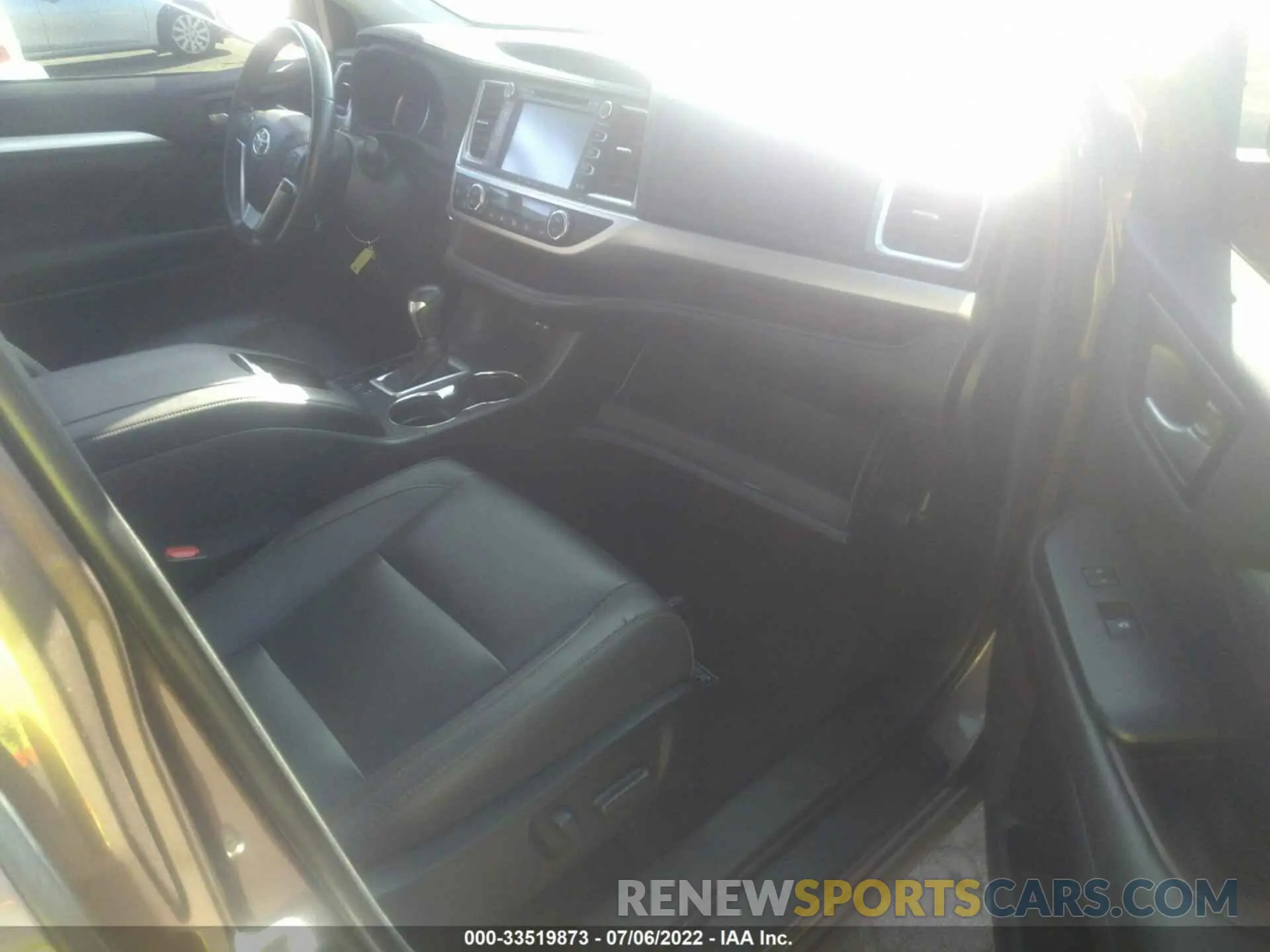 5 Фотография поврежденного автомобиля 5TDKZRFH6KS303056 TOYOTA HIGHLANDER 2019