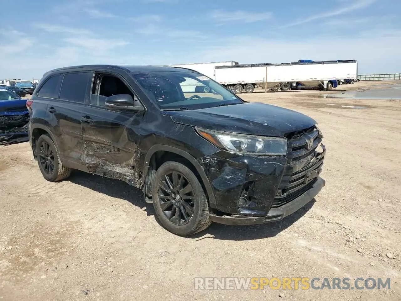 4 Photograph of a damaged car 5TDKZRFH6KS324375 TOYOTA HIGHLANDER 2019