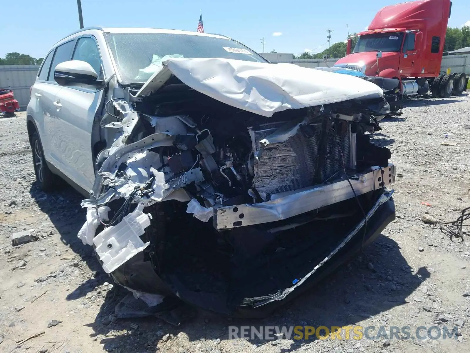 1 Фотография поврежденного автомобиля 5TDKZRFH6KS551789 TOYOTA HIGHLANDER 2019