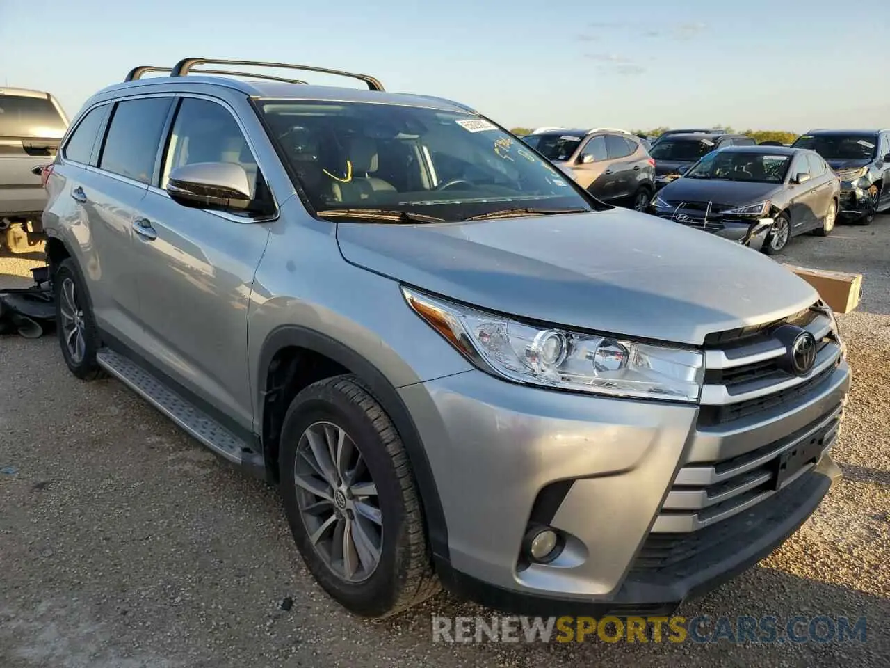 1 Фотография поврежденного автомобиля 5TDKZRFH6KS552893 TOYOTA HIGHLANDER 2019