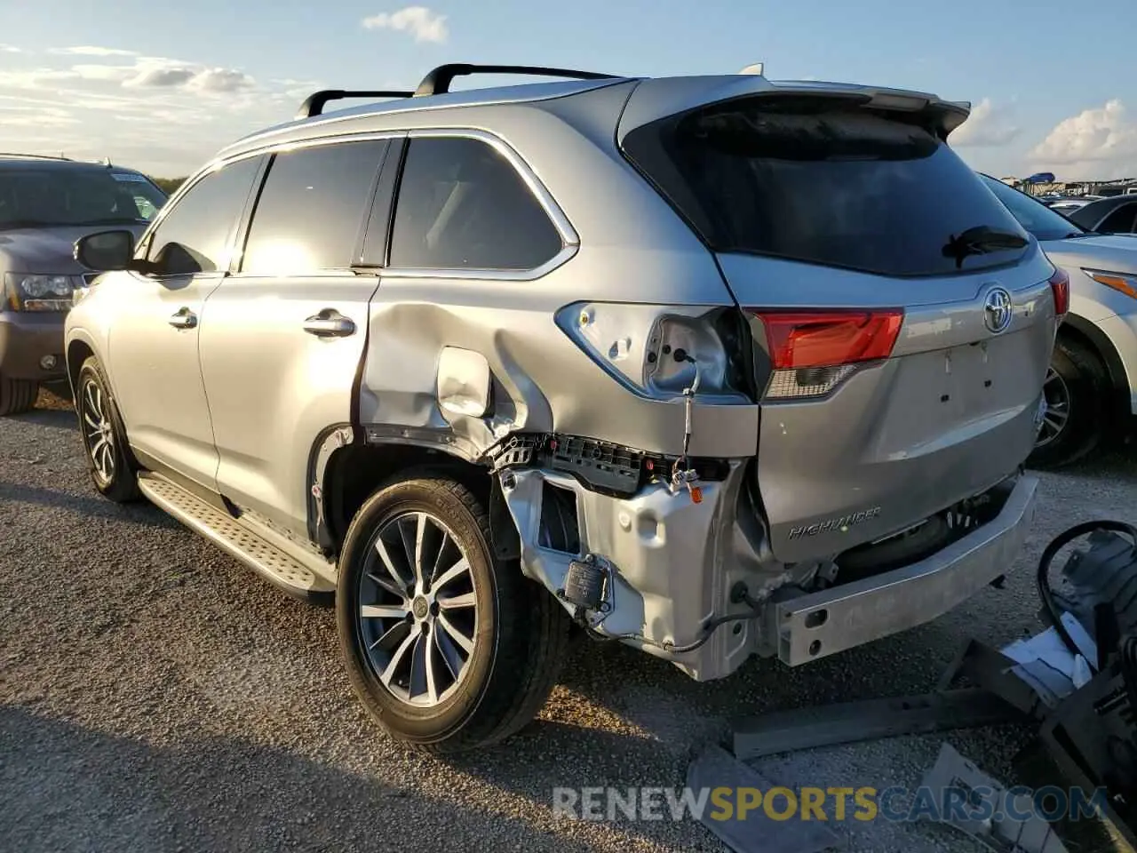 3 Фотография поврежденного автомобиля 5TDKZRFH6KS552893 TOYOTA HIGHLANDER 2019