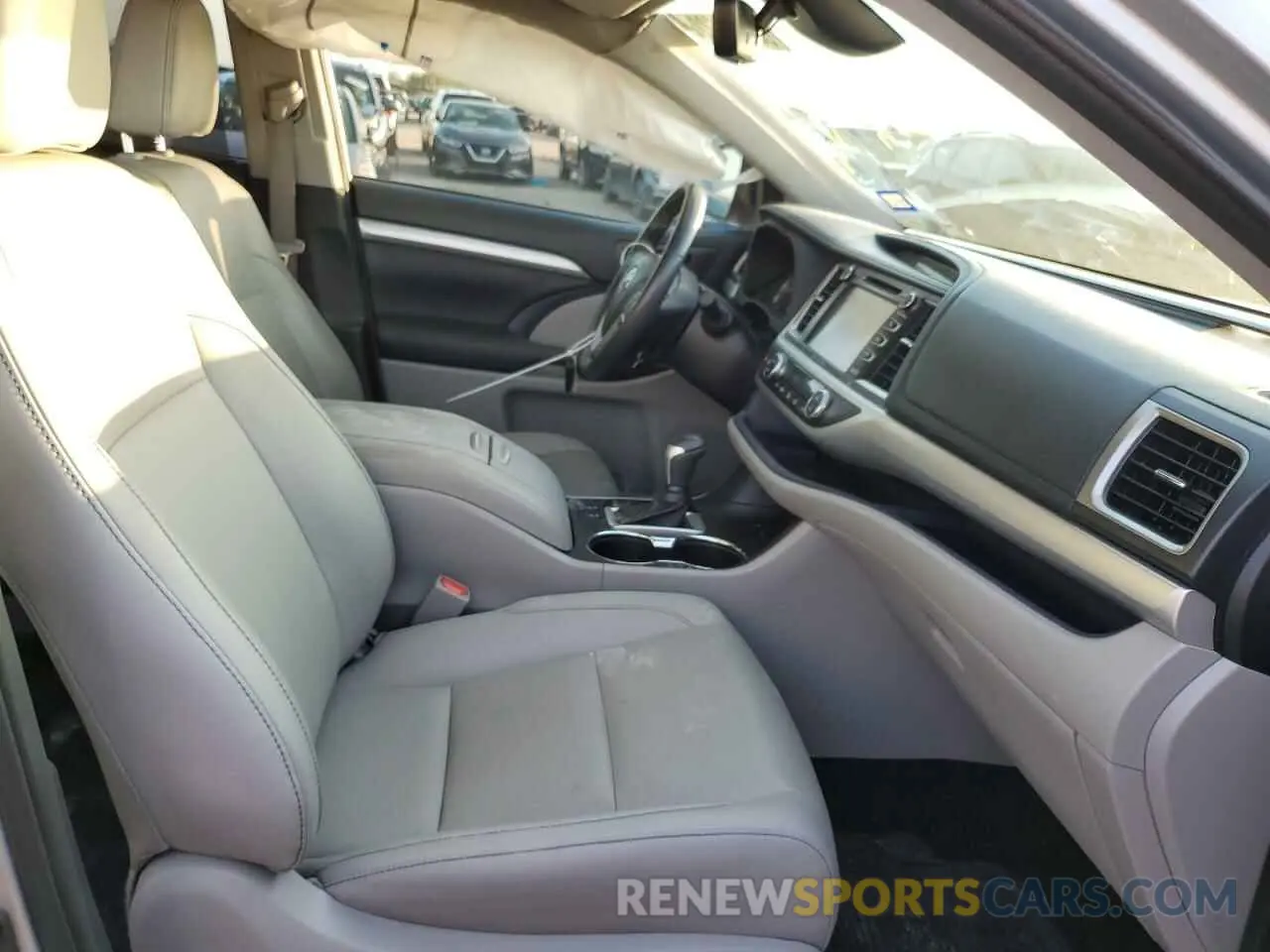 5 Фотография поврежденного автомобиля 5TDKZRFH6KS552893 TOYOTA HIGHLANDER 2019