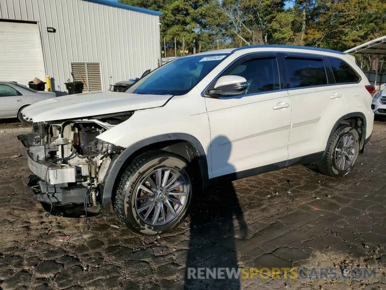 1 Photograph of a damaged car 5TDKZRFH6KS565742 TOYOTA HIGHLANDER 2019