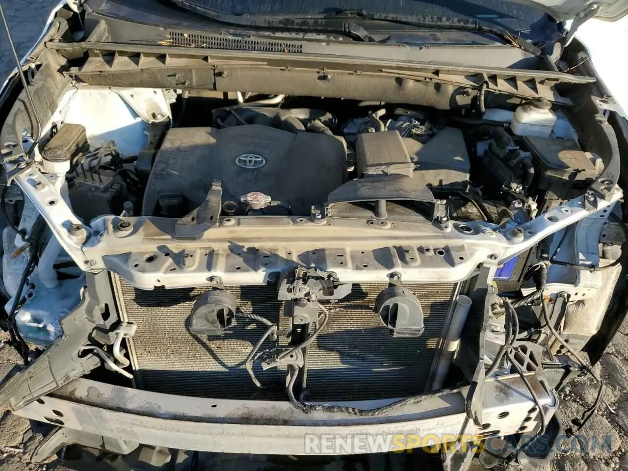 12 Photograph of a damaged car 5TDKZRFH6KS565742 TOYOTA HIGHLANDER 2019