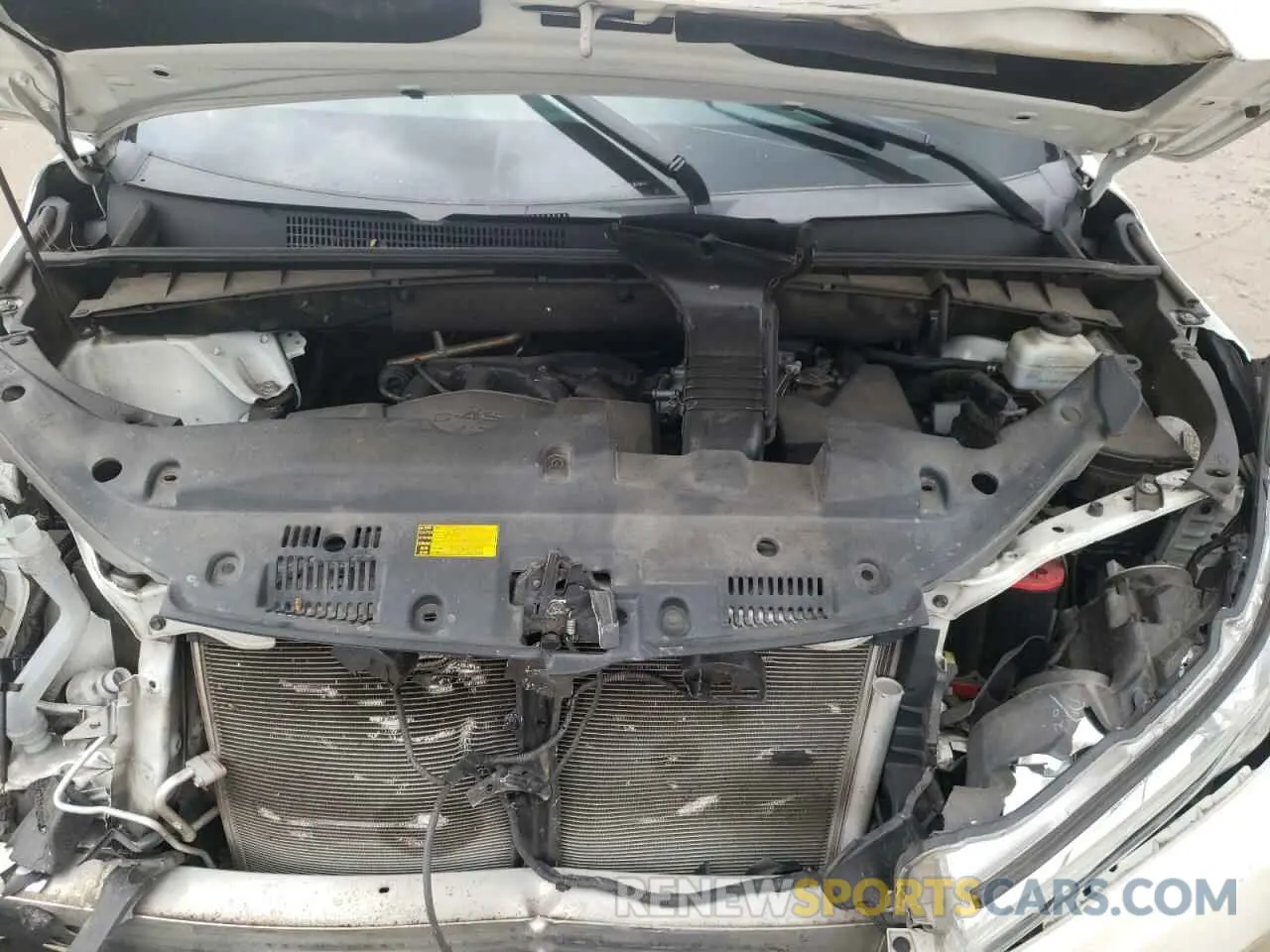 14 Photograph of a damaged car 5TDKZRFH7KS325499 TOYOTA HIGHLANDER 2019