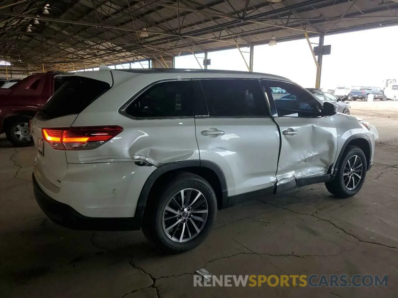 3 Фотография поврежденного автомобиля 5TDKZRFH7KS327110 TOYOTA HIGHLANDER 2019