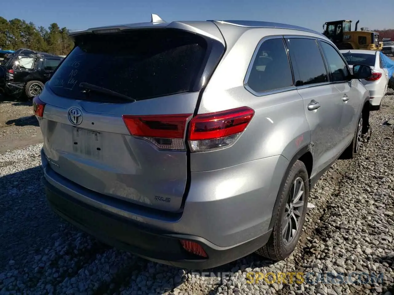 4 Фотография поврежденного автомобиля 5TDKZRFH7KS561196 TOYOTA HIGHLANDER 2019