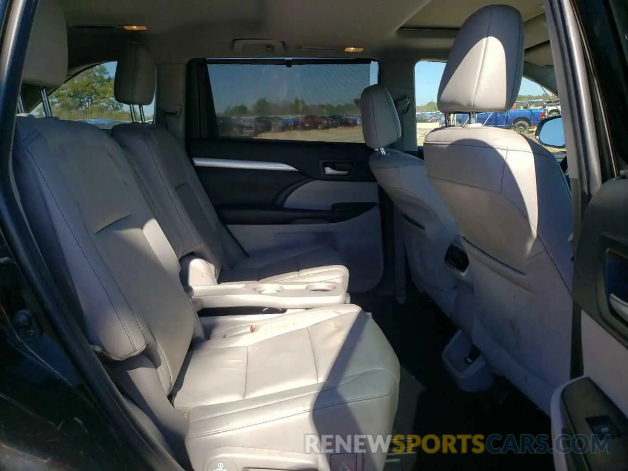 11 Фотография поврежденного автомобиля 5TDKZRFH7KS568830 TOYOTA HIGHLANDER 2019