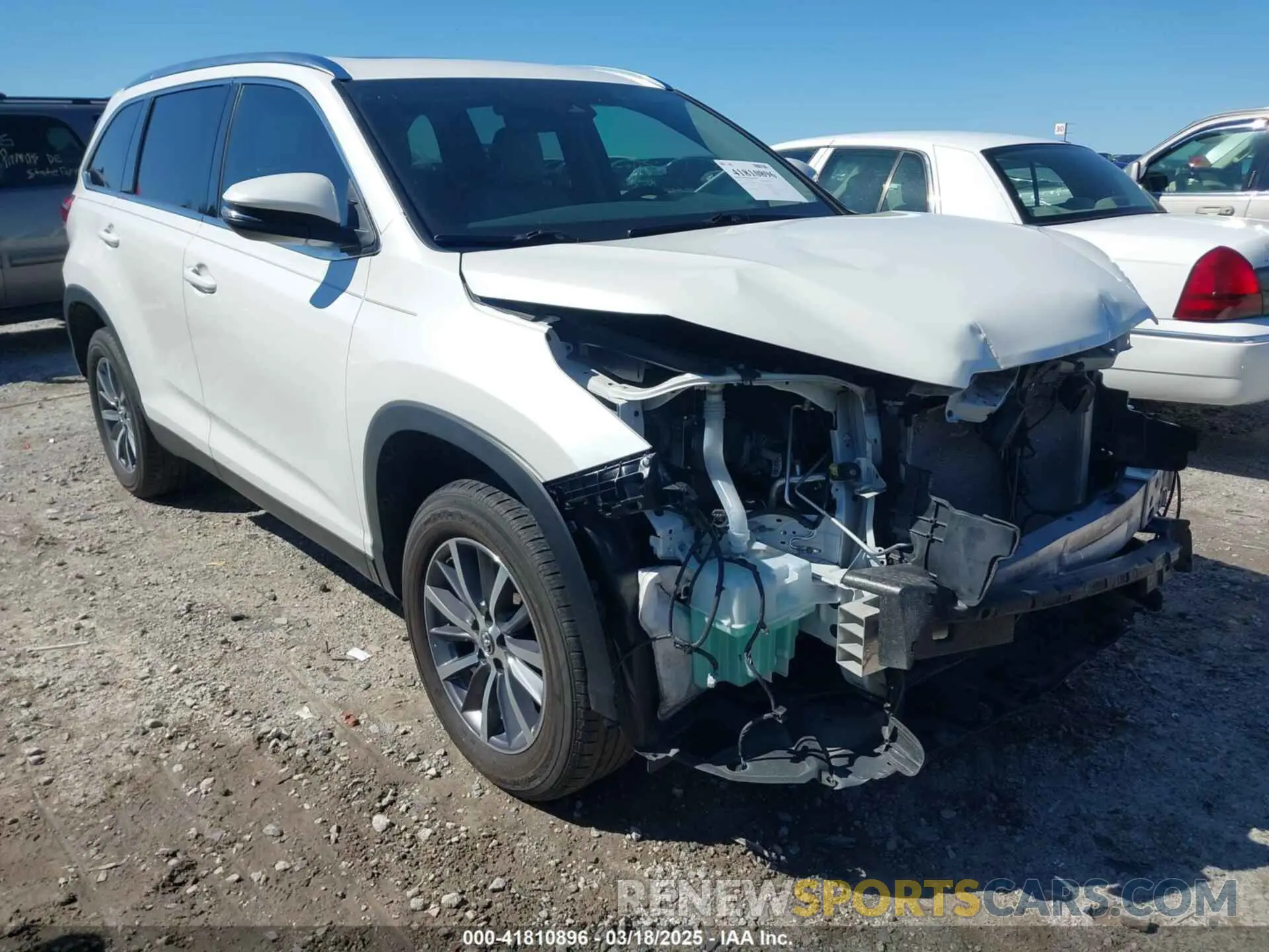 1 Photograph of a damaged car 5TDKZRFH8KS309666 TOYOTA HIGHLANDER 2019
