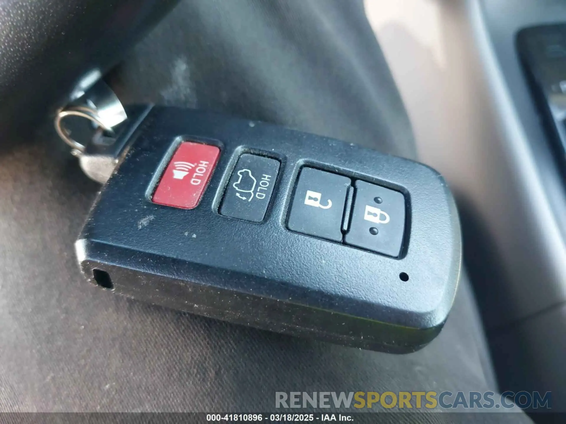11 Photograph of a damaged car 5TDKZRFH8KS309666 TOYOTA HIGHLANDER 2019